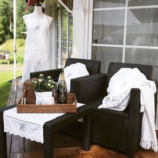 Vackra möbel och klassisk inredning till den som älskar att pyssla om hemmet. 