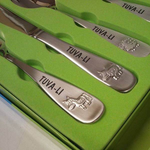 Inspiration till hur man kan gravera in text hittar man på Facebook och Instagram.