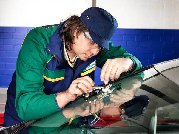 Euromaster erbjuder både tjänster och produkter till sina kunder.