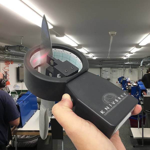 I Täby på Parmvägen slipar Knivbrev knivar sedan 1965.